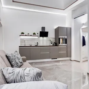 Unoseitre - Luxury & Rome