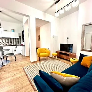 Lombardo's Family - Free Private Parking 700m From The Station! , La Spezia Italie